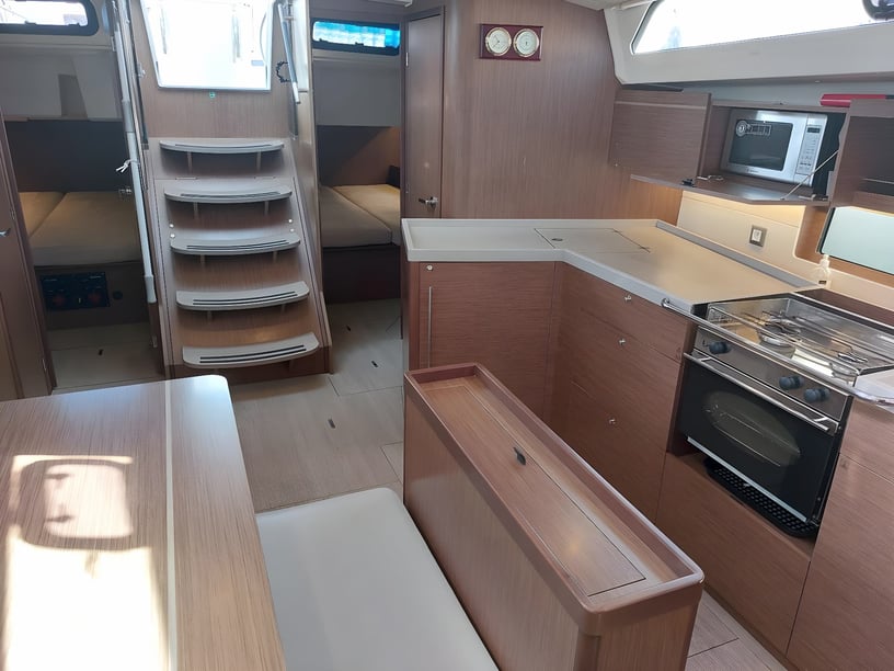 Lavrion Sailboat 5 cabin 10 berths 10 guests 14.6 m Listing Number: #14632 5