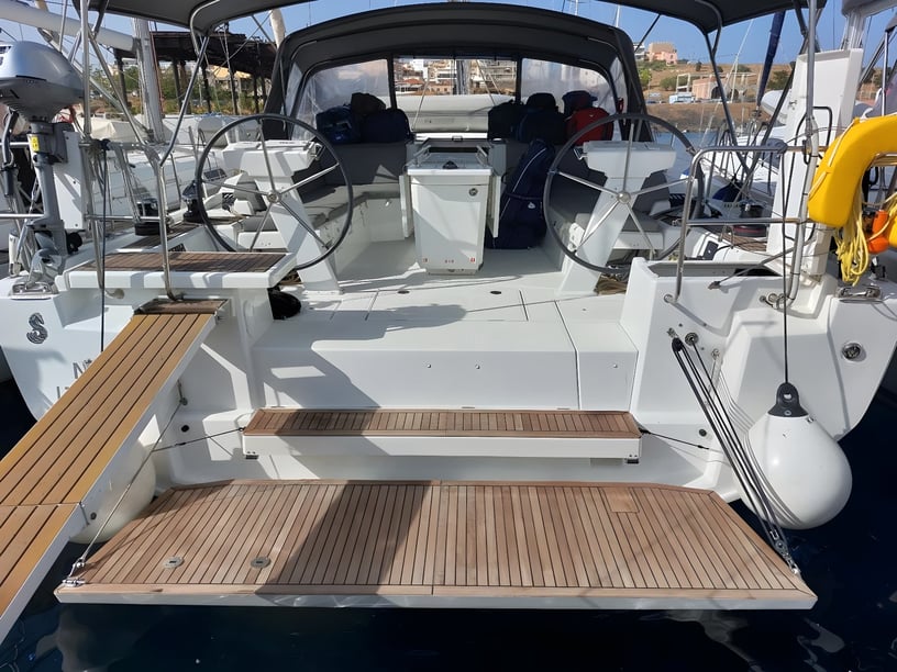 Lavrion Sailboat 5 cabin 10 berths 10 guests 14.6 m Listing Number: #14632