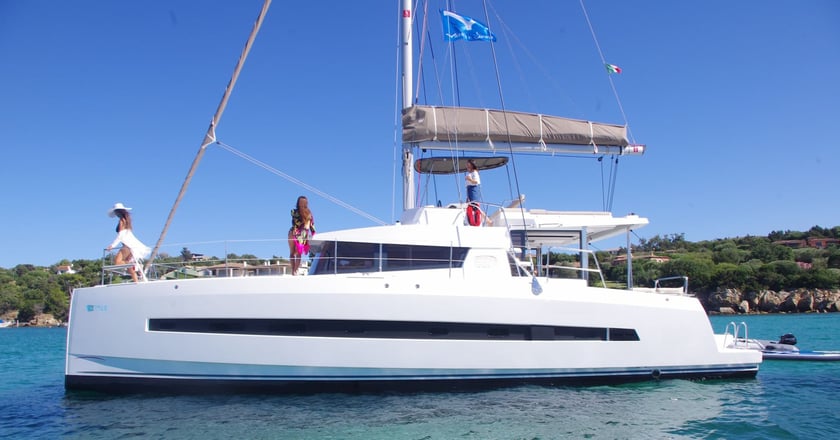 Porto Rotondo Catamaran Cabine 6  10  slaapplaatsen 10  gasten 13.2 m Lijstnummer: #14635 4