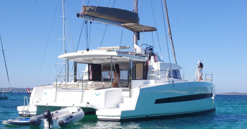 Porto Rotondo Catamaran Cabine 6  10  slaapplaatsen 10  gasten 13.2 m Lijstnummer: #14635 5