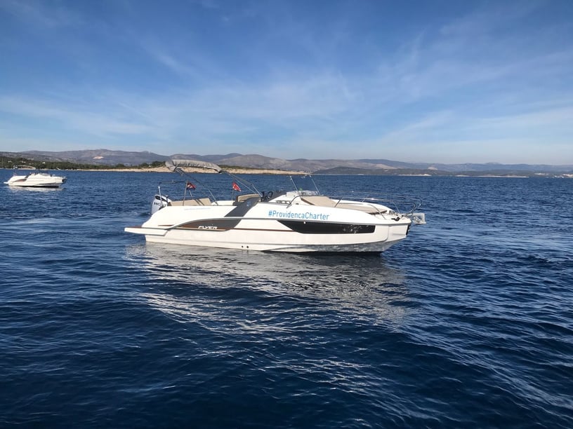 Trogir Bateau à moteur Cabine 1  Couchettes 3  Invités 3  7.62 m Numéro de l'annonce: #14636 3