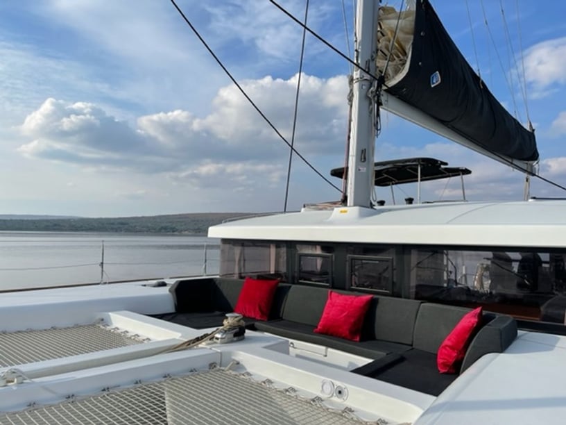 Punat Catamaran Cabine 4  9  slaapplaatsen 9  gasten 13.96 m Lijstnummer: #14638 4