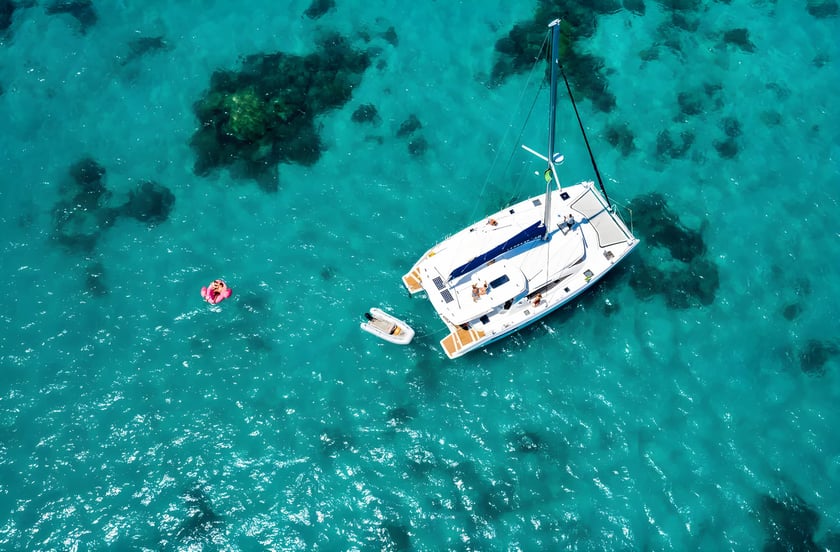 Zanzibar Catamaran Cabine 4  Couchettes 10  Invités 10  14.75 m Numéro de l'annonce: #14641 4