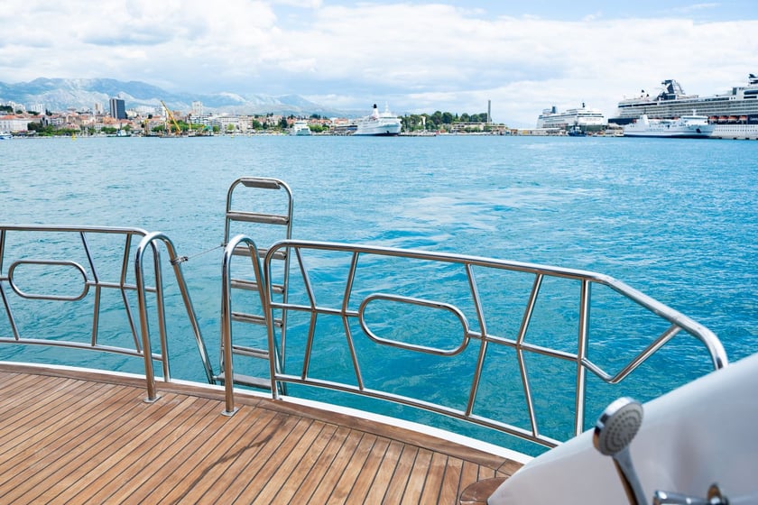 Dubrovnik Motoryacht 19 Kabine 38 Liegeplätze 38 Gäste 51 m Nummer des Inserats: #14643 5