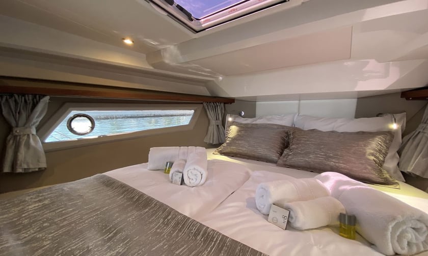 Trogir Motorboot 2 Kabine 4 Liegeplätze 6 Gäste 11.55 m Nummer des Inserats: #14646 3