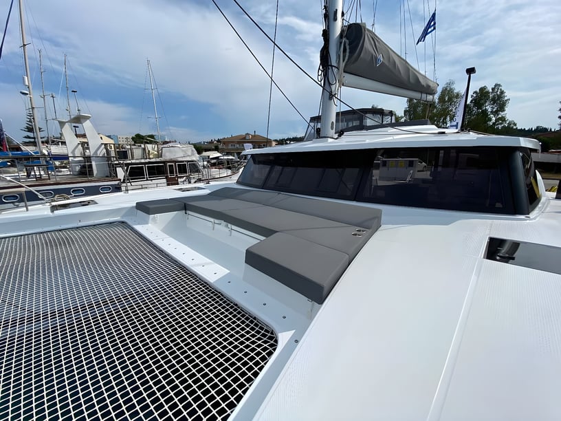 Nikiti - Chalkidiki Catamaran 6 cabin 10 berths 10 guests 12.85 m Listing Number: #14652 4