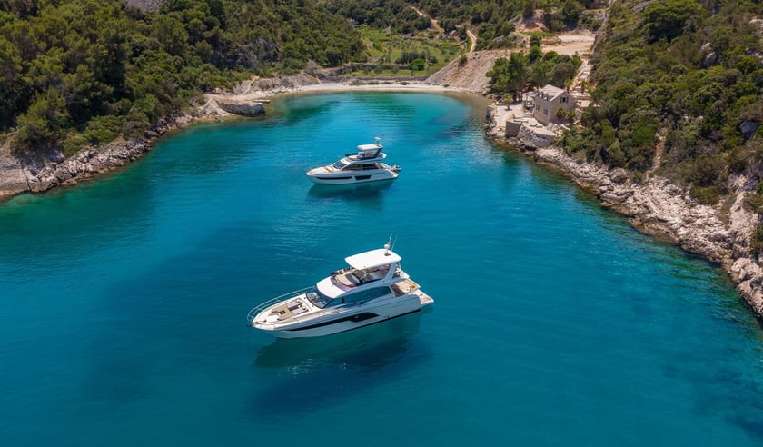 Split Yacht à moteur Cabine 3  Couchettes 6  Invités 6  18.7 m Numéro de l'annonce: #14653 4