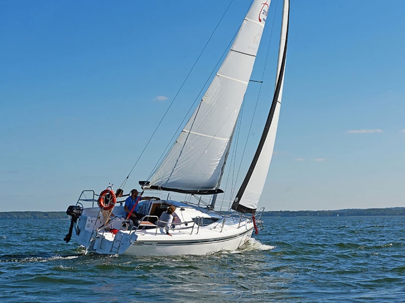Węgorzewo Zeilboot Cabine 2  6  slaapplaatsen 6  gasten 9.44 m Lijstnummer: #14655