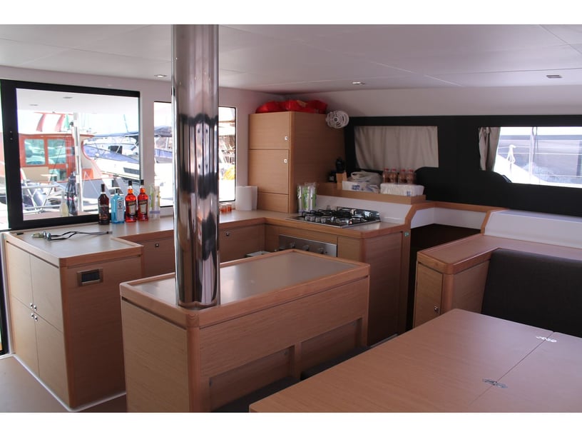 Marsala Catamaran Cabine 6  14  slaapplaatsen 14  gasten 14.6 m Lijstnummer: #14660 5