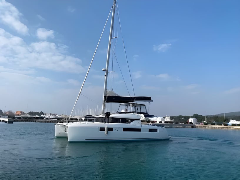Sukošan Catamaran 5 cabin 9 berths 9 guests 15.35 m Listing Number: #14675