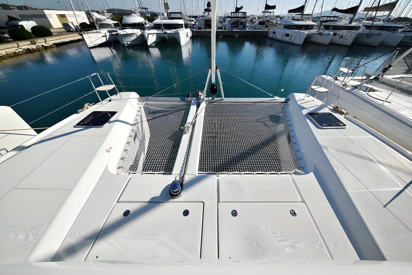 Sukošan Catamaran 6 cabin 12 berths 12 guests 12.8 m Listing Number: #14678 4