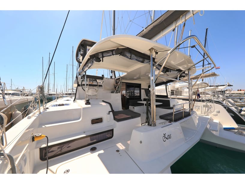 Sukošan Catamaran 6 cabin 12 berths 12 guests 12.94 m Listing Number: #14678