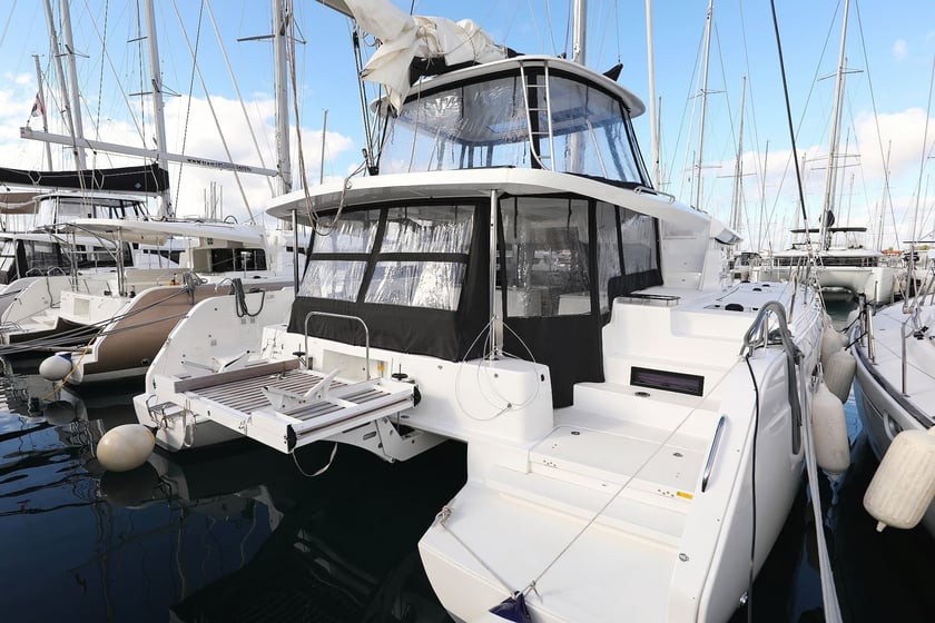 Sukošan Catamaran 6 cabin 12 berths 12 guests 13.99 m Listing Number: #14706 3