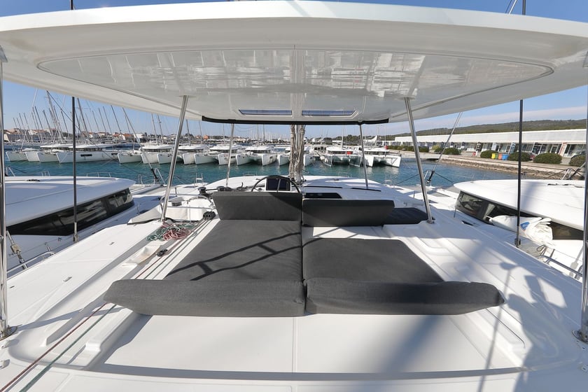 Sukošan Catamaran 6 cabin 12 berths 12 guests 13.99 m Listing Number: #14711 5