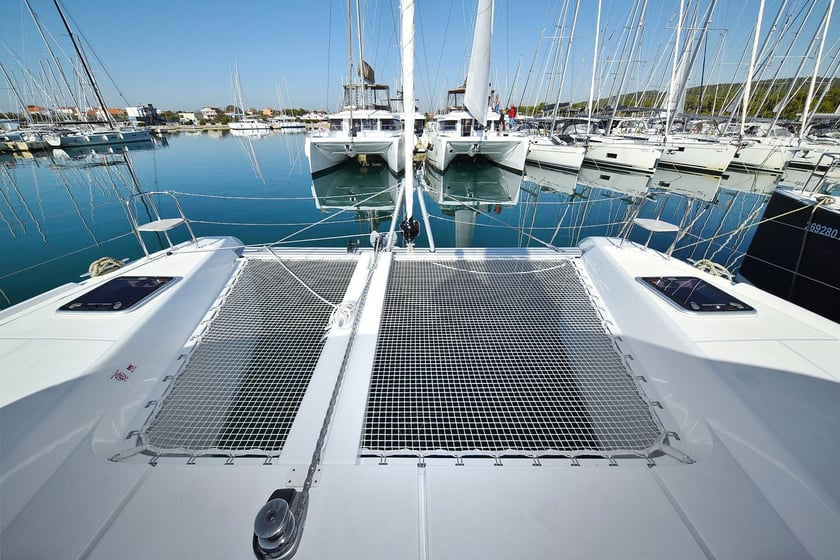 Sukošan Catamarano cabina 6  cuccette 12  12  ospiti 12.94 m Numero dell'inserzione: #14720 5