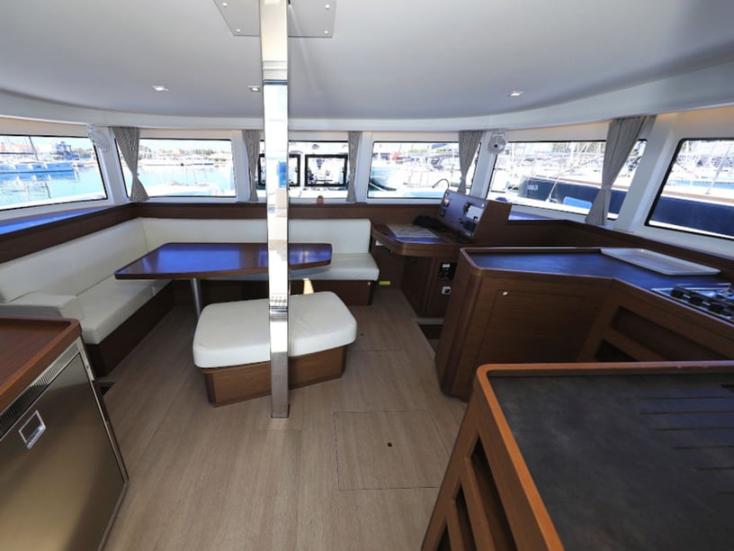 Sukošan Catamarano cabina 6  cuccette 12  12  ospiti 12.94 m Numero dell'inserzione: #14720 3