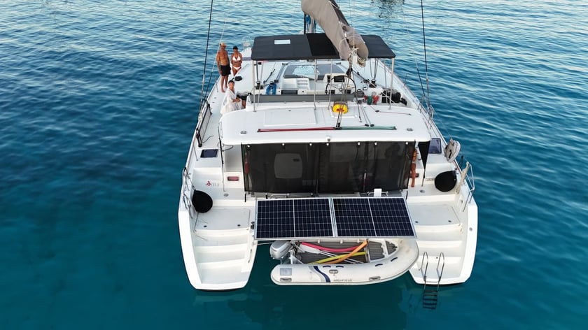 Roma Catamarano cabina 6  cuccette 10  12  ospiti 13.96 m Numero dell'inserzione: #14721 3