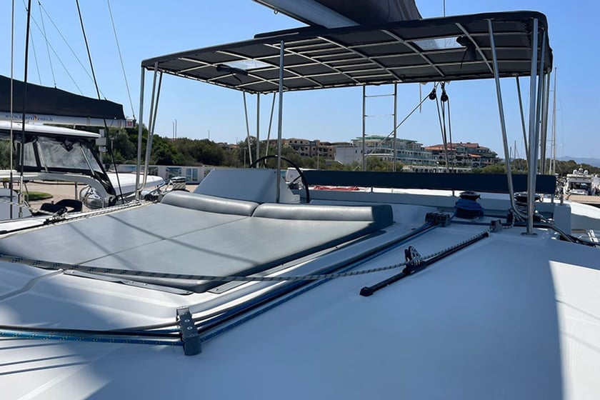 Roma Catamarano cabina 6  cuccette 10  12  ospiti 13.96 m Numero dell'inserzione: #14721 2