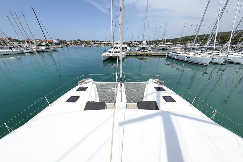 Sukošan Catamaran 7 cabin 14 berths 14 guests 14.6 m Listing Number: #14732 5