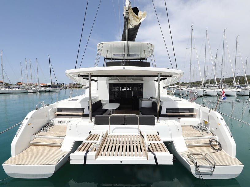 Sukošan Catamaran Cabine 7  Couchettes 14  Invités 14  14.75 m Numéro de l'annonce: #14732