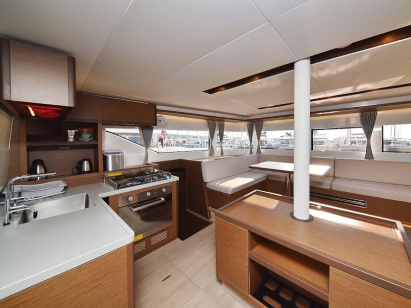 Sukošan Catamarano cabina 5  cuccette 9  9  ospiti 14.75 m Numero dell'inserzione: #14736 3