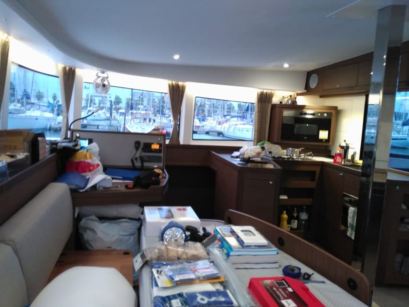 Martinique Catamaran Cabine 4  Couchettes 8  Invités 8  12.79 m Numéro de l'annonce: #14751 5