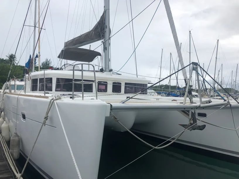 Martinica Catamarán Cabina 4  10  literas 10  invitados 13.96 m Número de anuncio: #14757 4