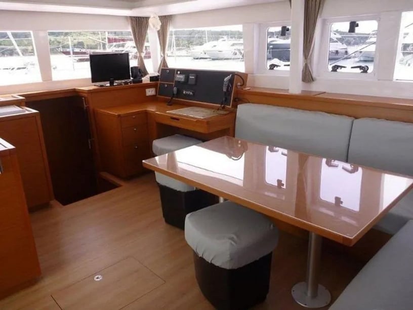 Martinica Catamarán Cabina 4  10  literas 10  invitados 13.96 m Número de anuncio: #14757 2