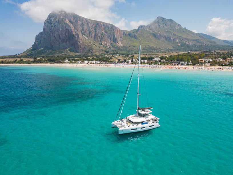 Capo d'Orlando Katamaran 4 Kabine 8 Liegeplätze 8 Gäste 16.8 m Nummer des Inserats: #14759 4