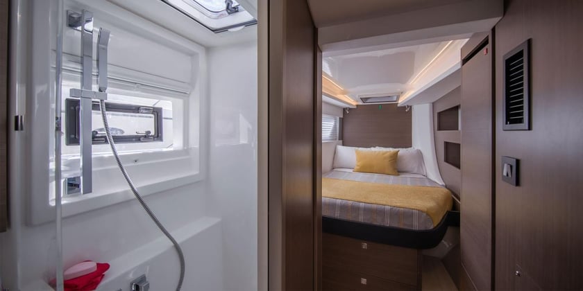 Road Town Catamaran 3 cabin 8 berths 10 guests 12.67 m Listing Number: #14763 5