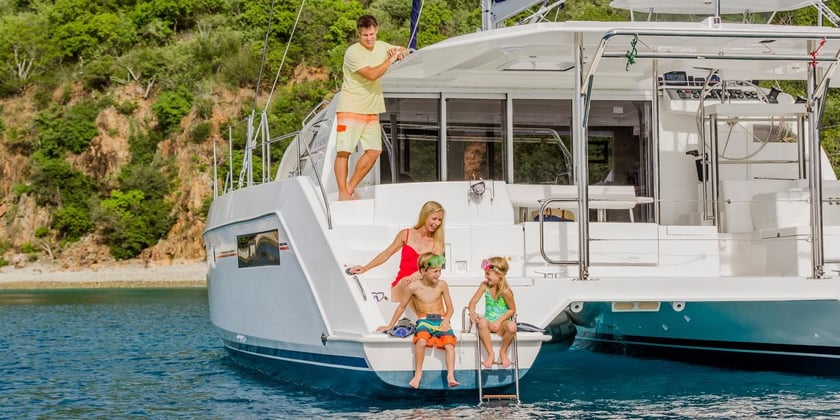 Phuket Catamarano cabina 3  cuccette 8  8  ospiti 11.99 m Numero dell'inserzione: #14772 5