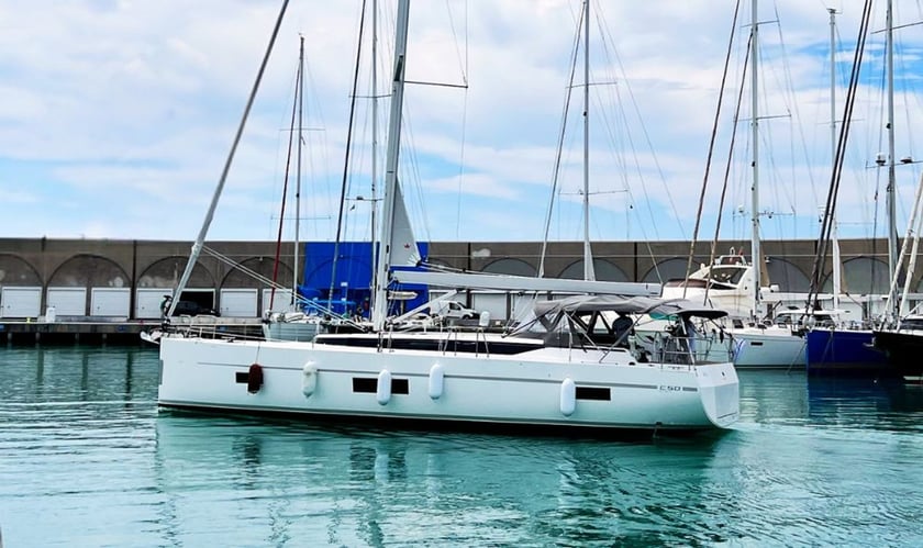 Cecina Sailboat 5 cabin 12 berths 12 guests 15.55 m Listing Number: #14813 5