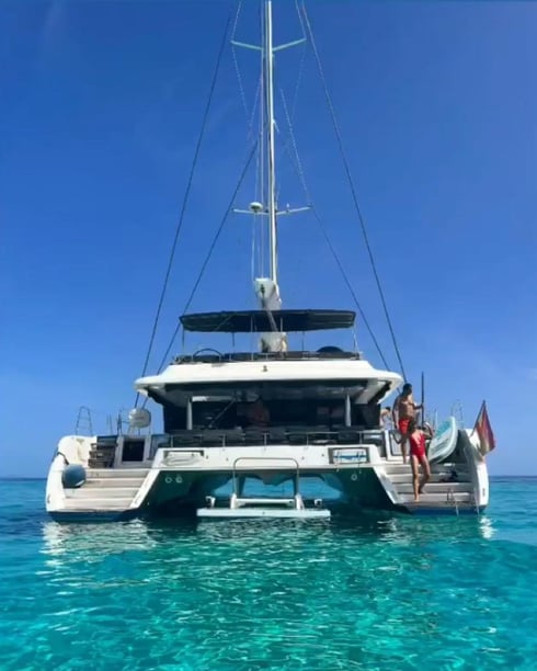 Ibiza Catamarán Cabina 4  10  literas 10  invitados 19 m Número de anuncio: #14828 4