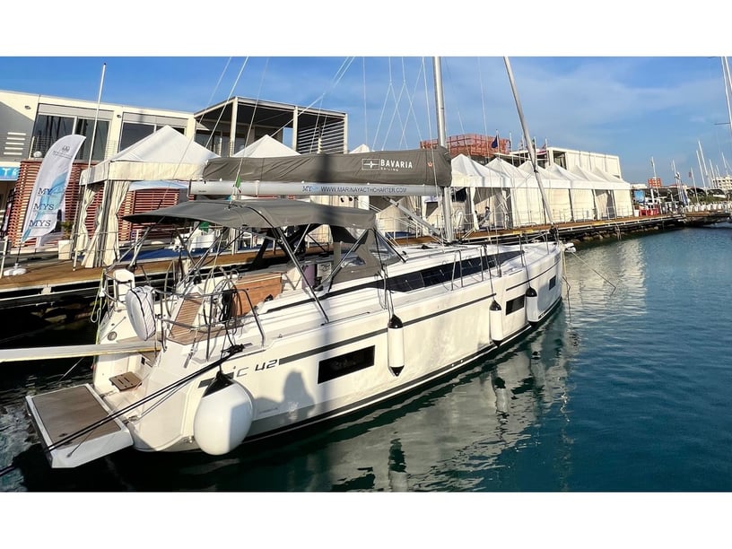 Cecina Sailboat 3 cabin 6 berths 6 guests 12.38 m Listing Number: #14838
