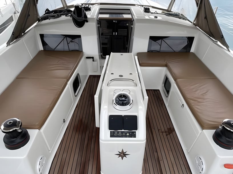 Volos Velero Cabina 5  10  literas 10  invitados 14.8 m Número de anuncio: #14871 3