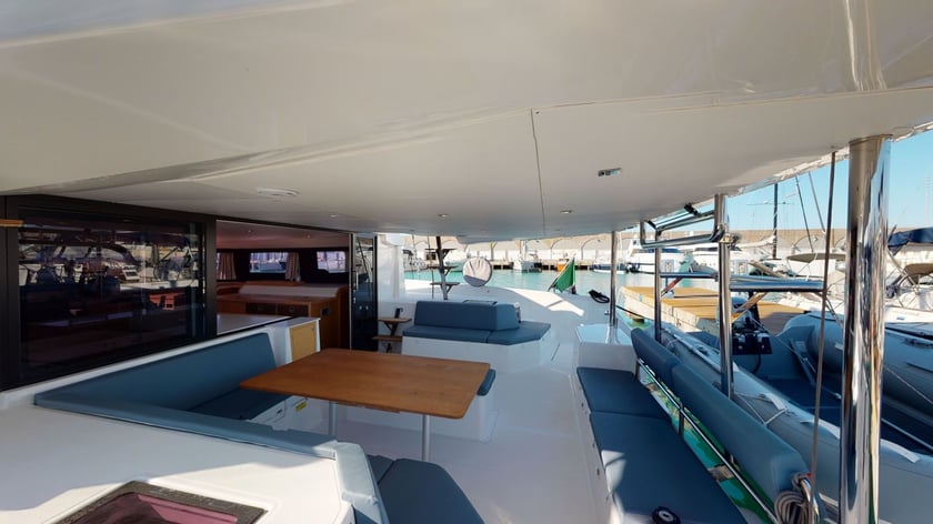 Salerno Katamaran 6 Kabine 11 Liegeplätze 12 Gäste 14.7 m Nummer des Inserats: #14888 3