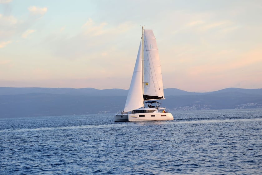 Trogir Catamaran Cabine 6  12  slaapplaatsen 12  gasten 13.99 m Lijstnummer: #14901