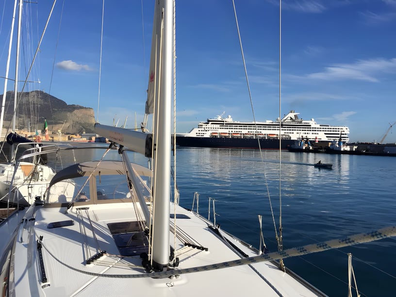 Marsala Zeilboot Cabine 4  10  slaapplaatsen 10  gasten 14.27 m Lijstnummer: #14928 5