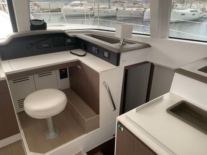 Lavrion Catamarano cabina 6  cuccette 12  12  ospiti 12.12 m Numero dell'inserzione: #14943 5