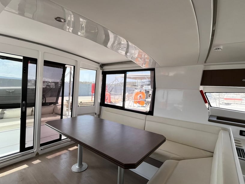 Lavrion Catamarano cabina 6  cuccette 12  12  ospiti 12.12 m Numero dell'inserzione: #14943 3