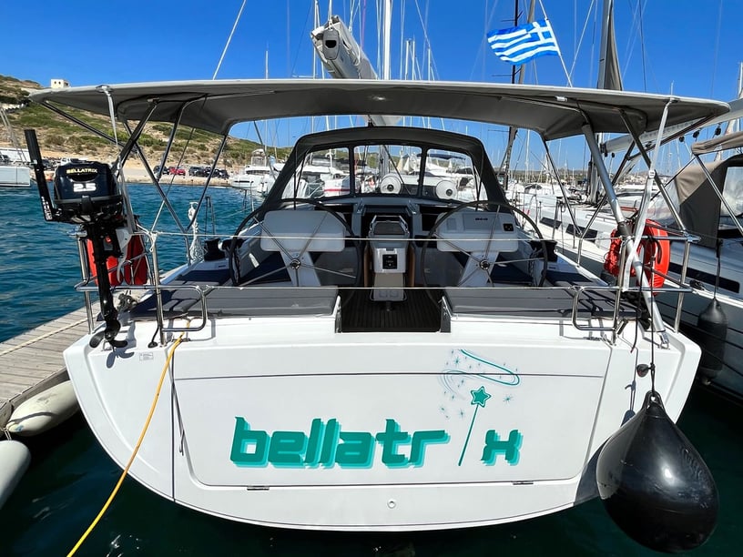 Lavrion Zeilboot Cabine 4  10  slaapplaatsen 10  gasten 14.04 m Lijstnummer: #14977