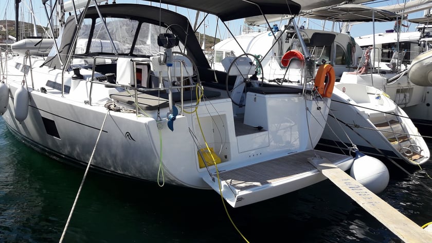 Lavrion Barca a vela cabina 4  cuccette 10  10  ospiti 13.55 m Numero dell'inserzione: #14980