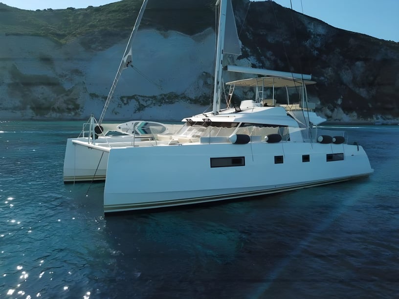 Capo d'Orlando Catamaran Cabine 4  10  slaapplaatsen 10  gasten 13.9 m Lijstnummer: #14985