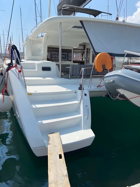 Lavrion Catamaran Cabine 6  Couchettes 10  Invités 10  13.96 m Numéro de l'annonce: #14989 3