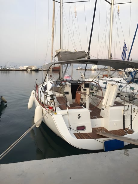 Paros Segelboot 3 Kabine 8 Liegeplätze 8 Gäste 11.48 m Nummer des Inserats: #15022