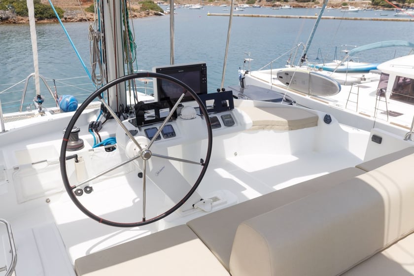 Lavrion Catamaran Cabine 6  12  slaapplaatsen 12  gasten 15.85 m Lijstnummer: #15027 4