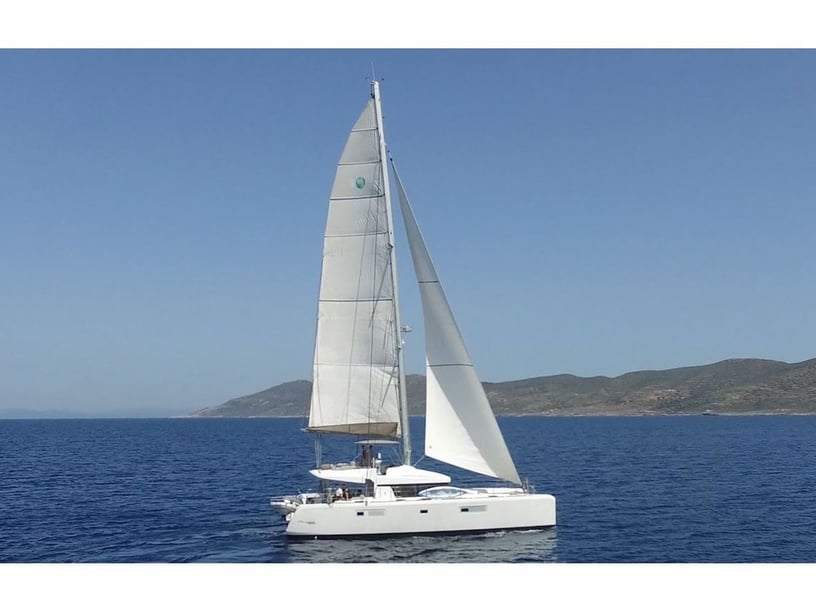 Lavrion Catamaran Cabine 6  12  slaapplaatsen 12  gasten 15.85 m Lijstnummer: #15027