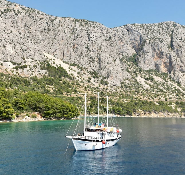 Omiš Gulet Cabine 8  16  slaapplaatsen 16  gasten 20.71 m Lijstnummer: #15030 3