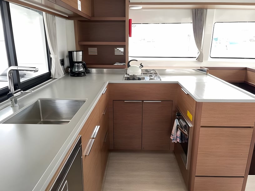 Volos Catamaran 5 cabin 11 berths 11 guests 13.99 m Listing Number: #15049 5