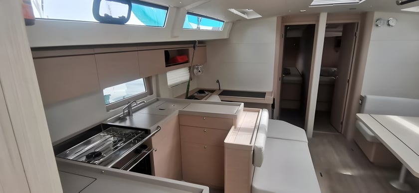 Gouvia Yelkenli 5 kabin Konaklama 10 kişi Seyir 10 kişi 15.94 m İlan No: #15118 5
